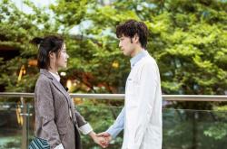 开云体育APP下载-极速双响，冰岛足球闪电战与F1赛道上的门迪时刻