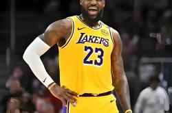 开云下载-湖人惜败快船，詹姆斯发挥巅峰