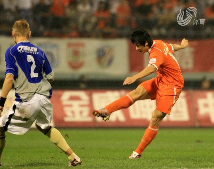 华夏幸福主场大胜鲁能，壮志难酬