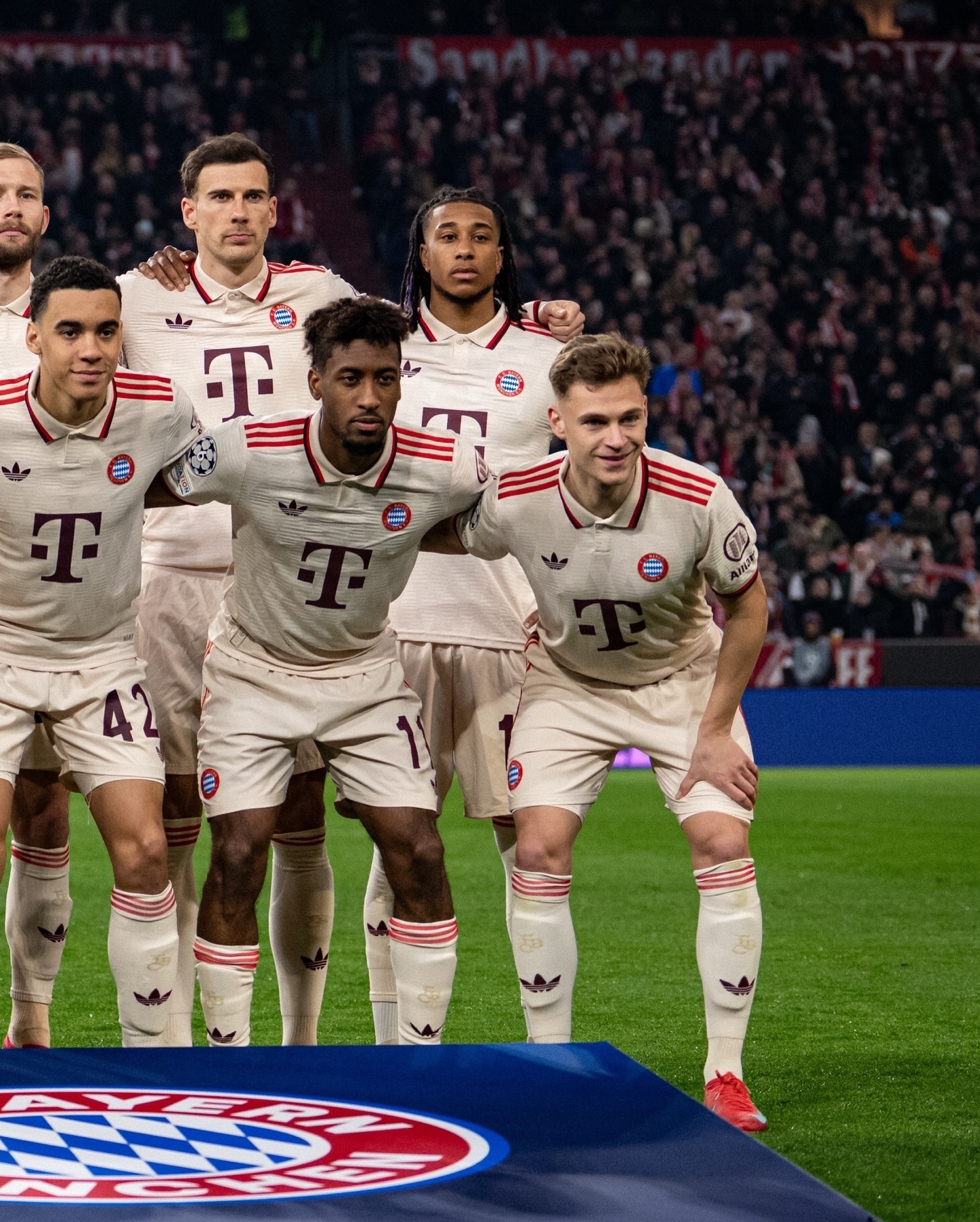 巴萨鏖战拜仁，皮克高光表现