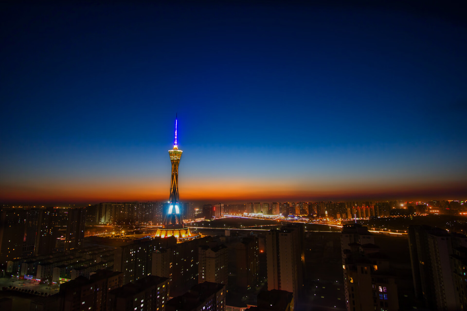 拜仁连续得分压制曼城，阿什拉夫·哈基米成为关键先生