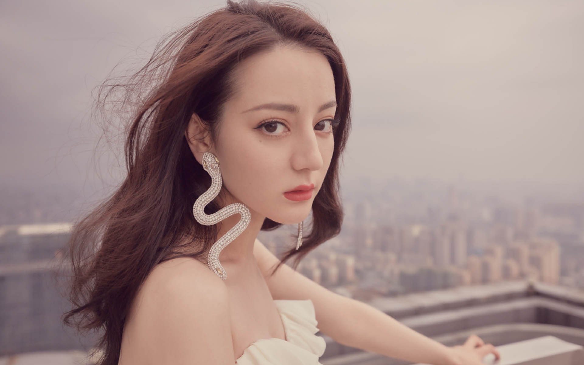 年度焦点之战，阿克光芒四射，塞维利亚完胜阿尔及利亚队