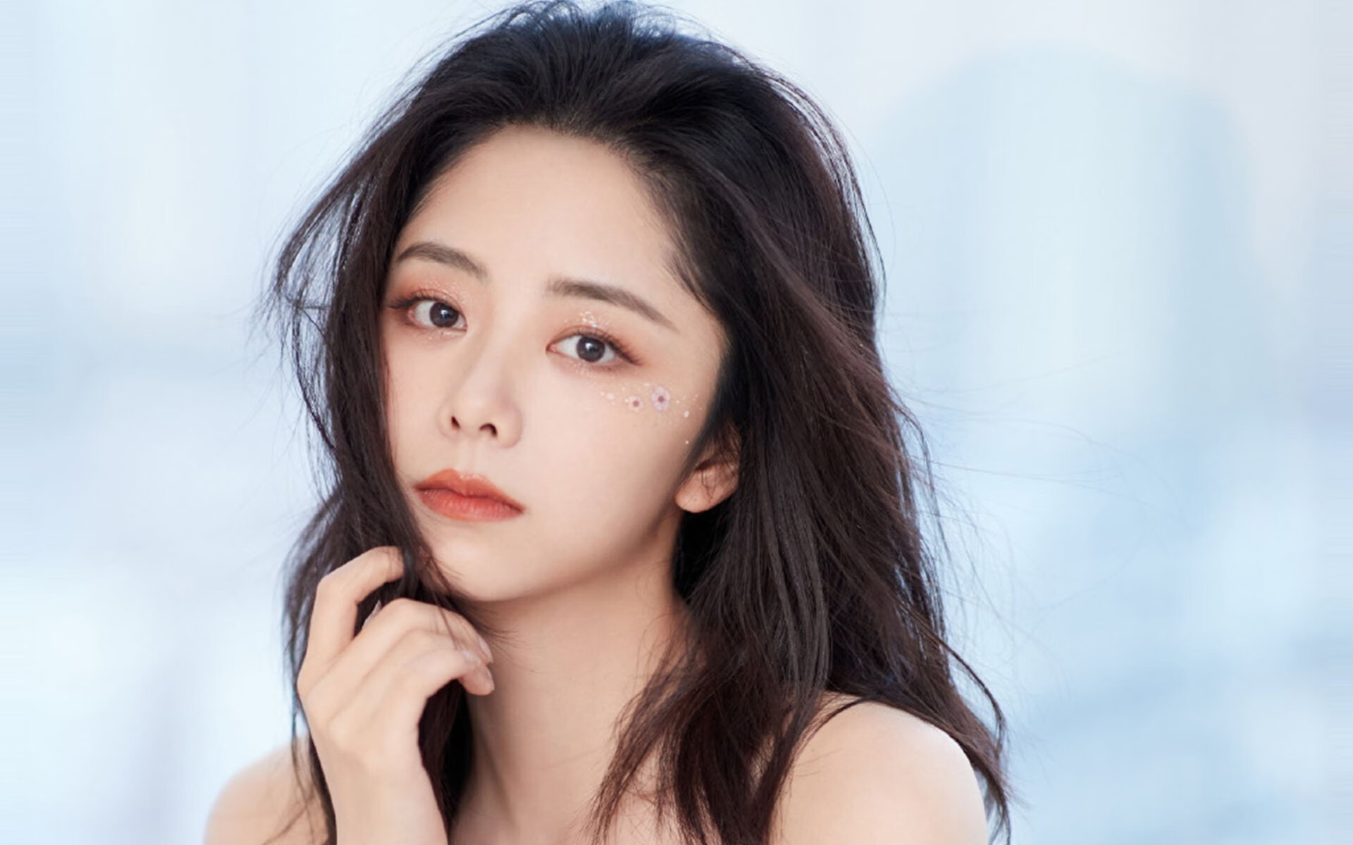 欧冠半决赛的星空下,他将对手的禁区变成了个人陈列室