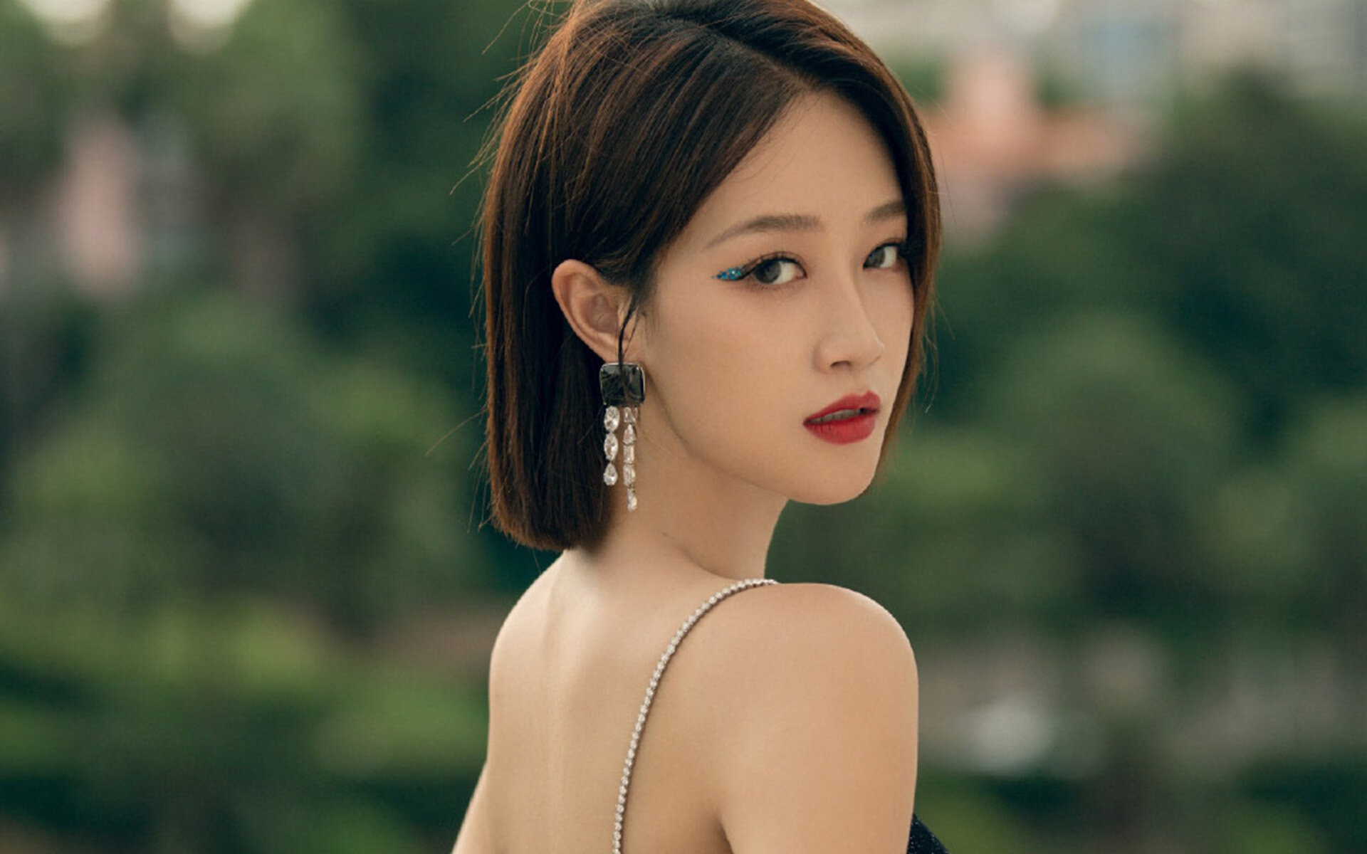 希腊巨兽对阵绿军铁壁，若英格拉姆成攻防转换枢纽，战局将如何倾斜？