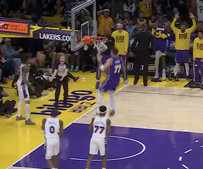 太阳对阵76人,东契奇高光表现 太阳对阵76人,东契奇高光表现